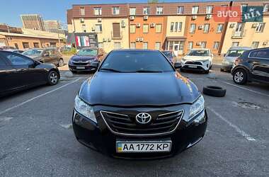 Седан Toyota Camry 2008 в Киеве