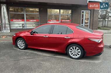 Седан Toyota Camry 2019 в Кременчуге