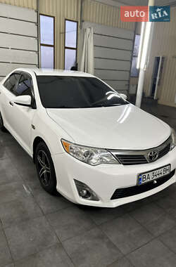 Седан Toyota Camry 2011 в Кропивницком