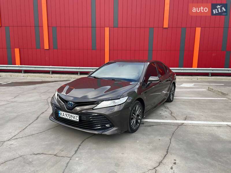 Toyota Camry 2020