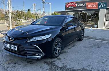 Седан Toyota Camry 2021 в Киеве