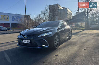 Седан Toyota Camry 2023 в Дніпрі