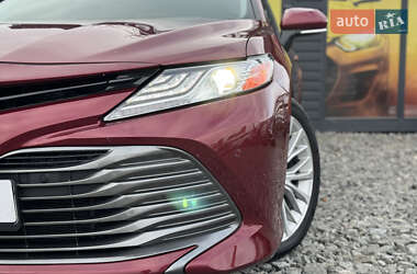 Седан Toyota Camry 2018 в Стрые