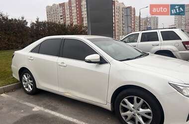 Седан Toyota Camry 2016 в Києві