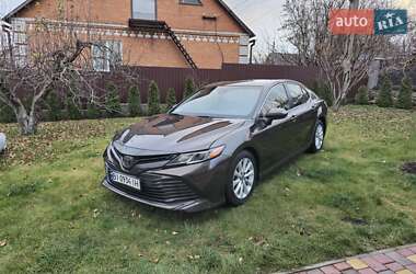 Седан Toyota Camry 2018 в Києві