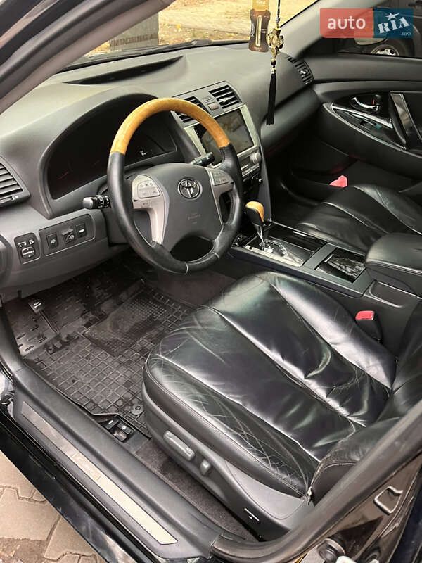 Седан Toyota Camry 2006 в Сумах