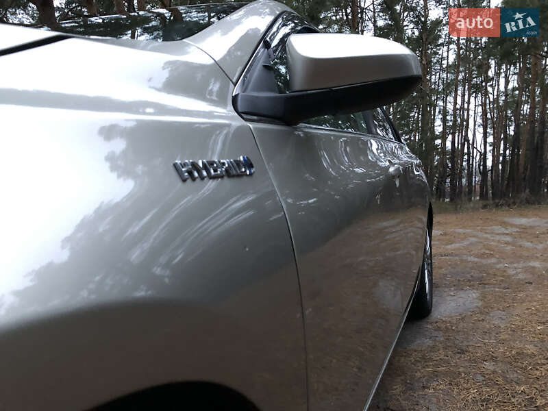 Седан Toyota Camry 2015 в Києві