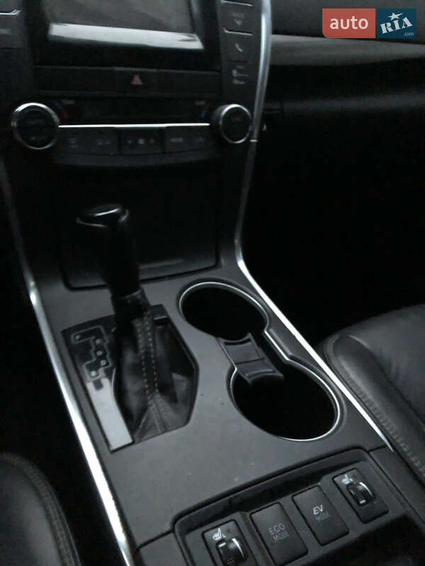 Седан Toyota Camry 2015 в Києві