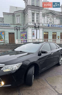 Седан Toyota Camry 2017 в Днепре