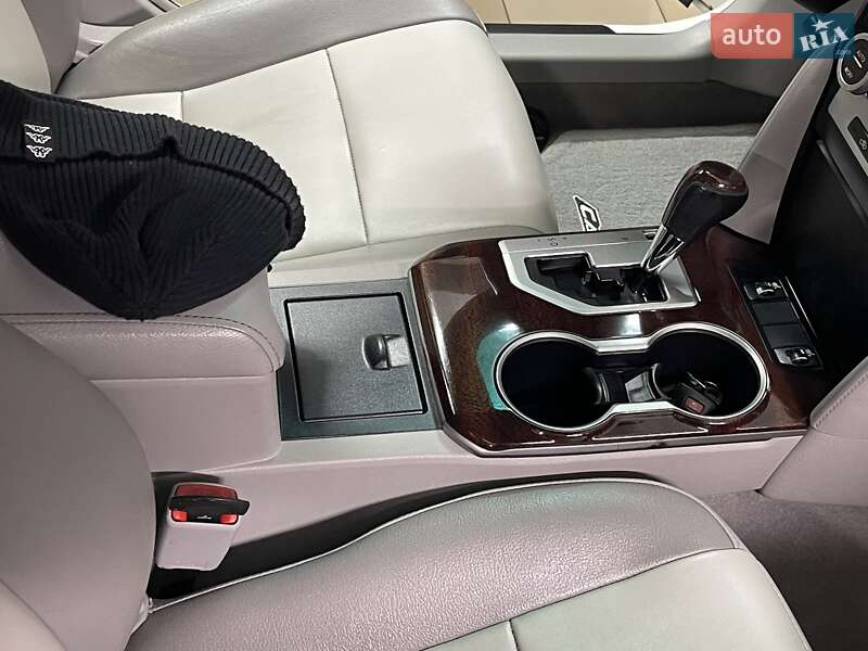 Седан Toyota Camry 2012 в Благовіщенську
