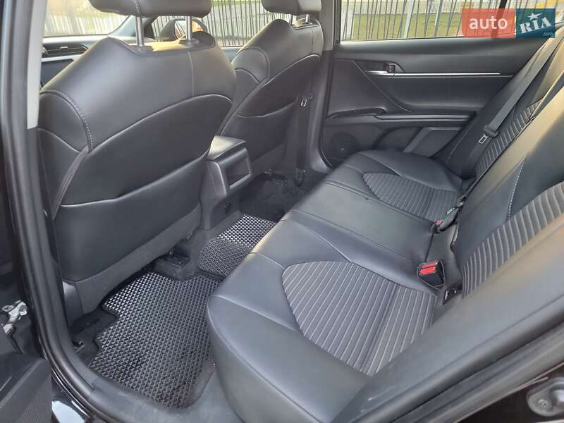 Седан Toyota Camry 2020 в Кременчуці