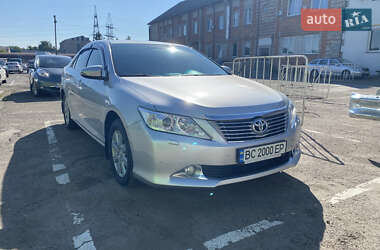 Седан Toyota Camry 2013 в Львові