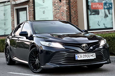 Седан Toyota Camry 2017 в Києві