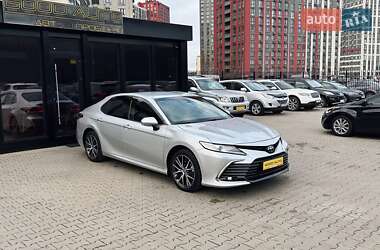 Седан Toyota Camry 2023 в Киеве