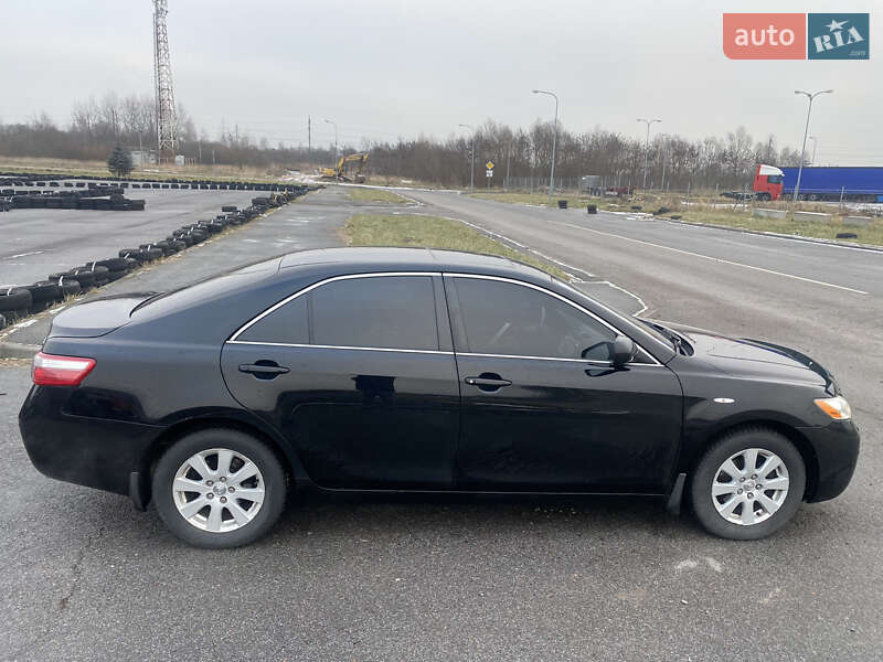Седан Toyota Camry 2007 в Львове