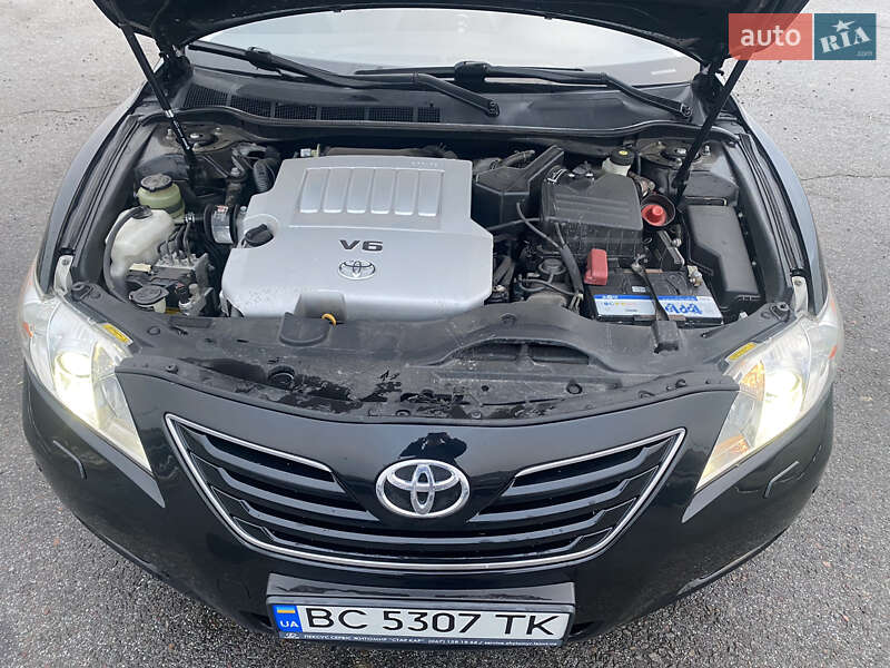 Седан Toyota Camry 2007 в Львове