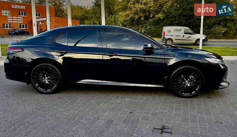 Toyota Camry 2019