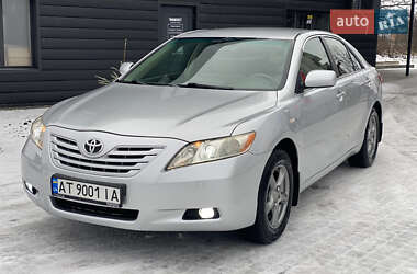 Седан Toyota Camry 2006 в Снятині