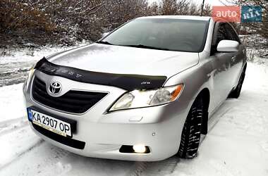 Седан Toyota Camry 2008 в Мені