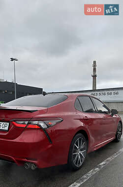 Седан Toyota Camry 2020 в Киеве