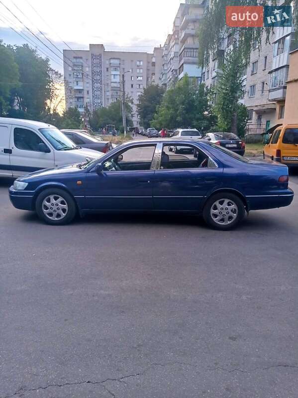 Седан Toyota Camry 1999 в Вінниці