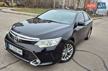 Седан Toyota Camry 2016 в Києві