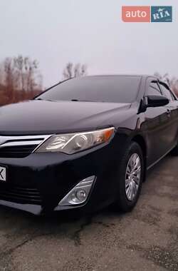 Седан Toyota Camry 2013 в Києві