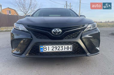 Седан Toyota Camry 2018 в Миргороде