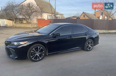 Седан Toyota Camry 2018 в Миргороде