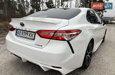 Седан Toyota Camry 2020 в Киеве