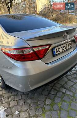 Седан Toyota Camry 2017 в Ужгороді