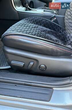 Седан Toyota Camry 2017 в Ужгороді