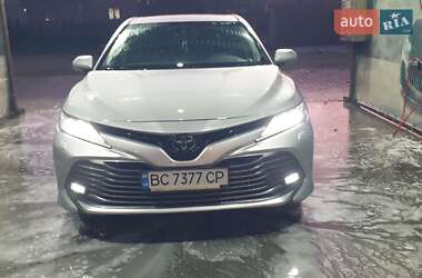 Седан Toyota Camry 2018 в Львові