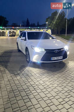 Седан Toyota Camry 2015 в Кропивницькому