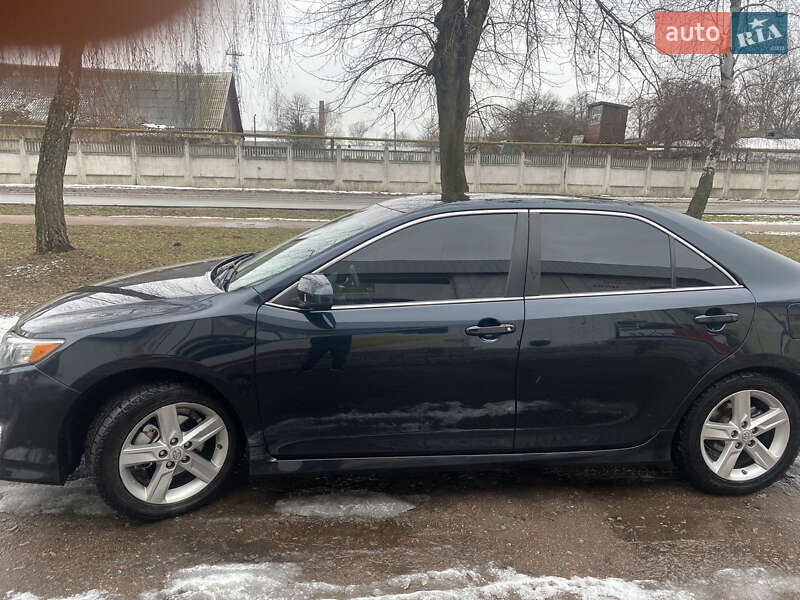 Седан Toyota Camry 2014 в Броварах
