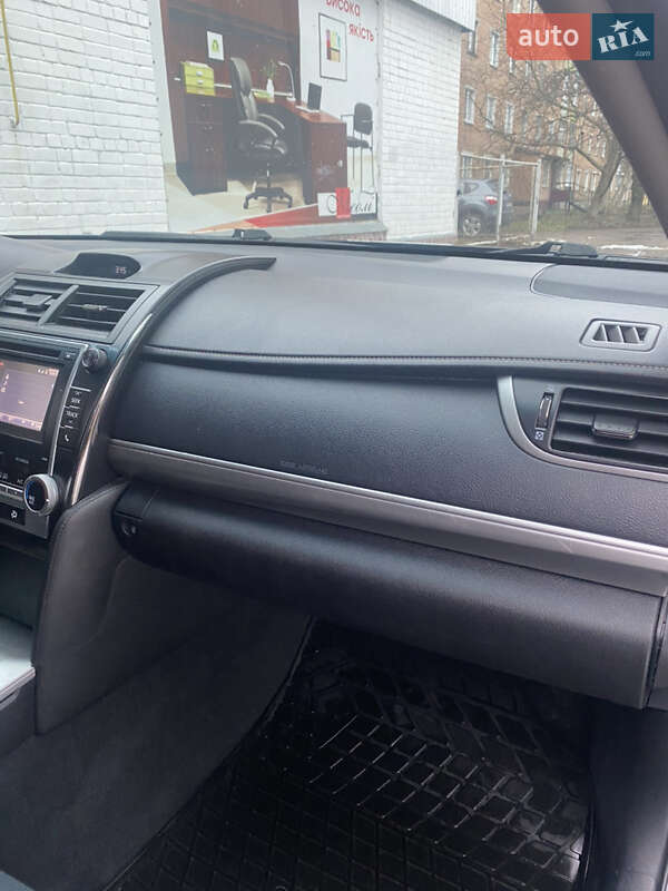 Седан Toyota Camry 2014 в Броварах