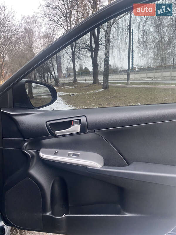 Седан Toyota Camry 2014 в Броварах