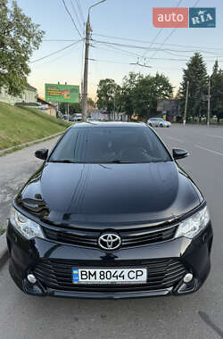 Седан Toyota Camry 2017 в Сумах