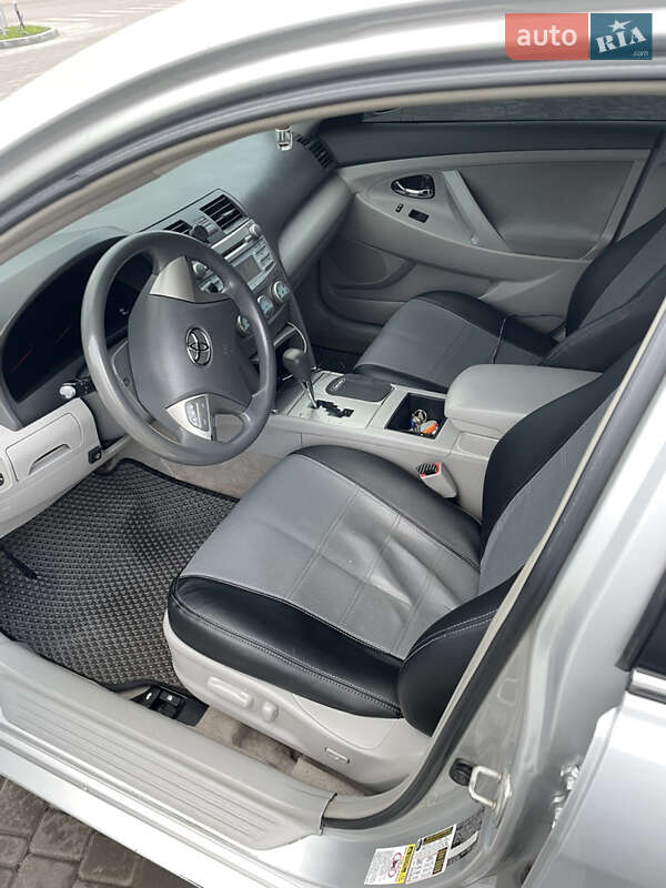 Седан Toyota Camry 2008 в Кропивницком