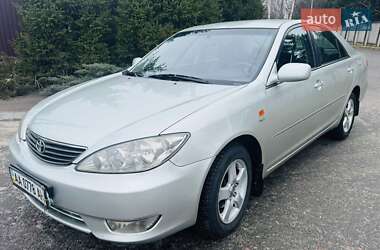 Седан Toyota Camry 2005 в Києві