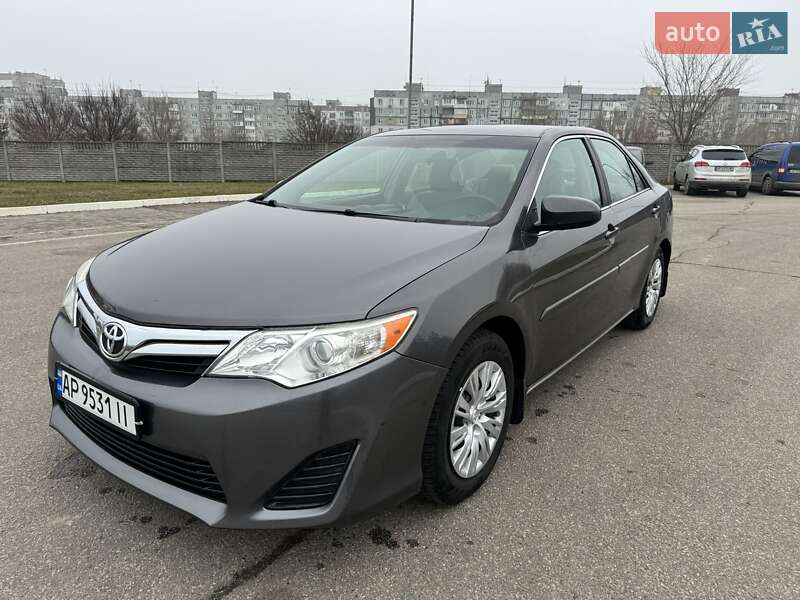 Седан Toyota Camry 2013 в Запоріжжі