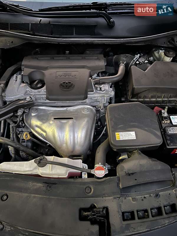 Седан Toyota Camry 2015 в Гайвороні