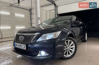 Седан Toyota Camry 2012 в Києві