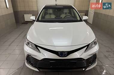 Седан Toyota Camry 2024 в Умані