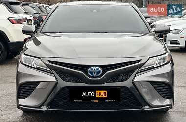 Седан Toyota Camry 2017 в Харкові