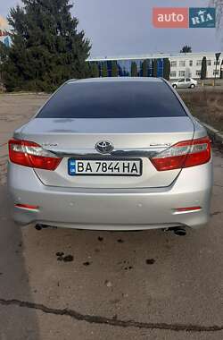 Седан Toyota Camry 2011 в Кропивницком