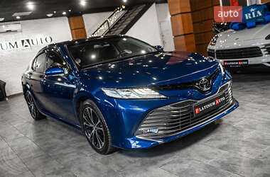 Седан Toyota Camry 2019 в 