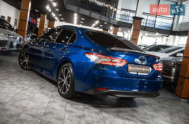 Седан Toyota Camry 2019 в 