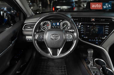 Седан Toyota Camry 2019 в 
