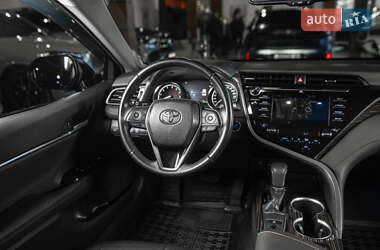 Седан Toyota Camry 2019 в 